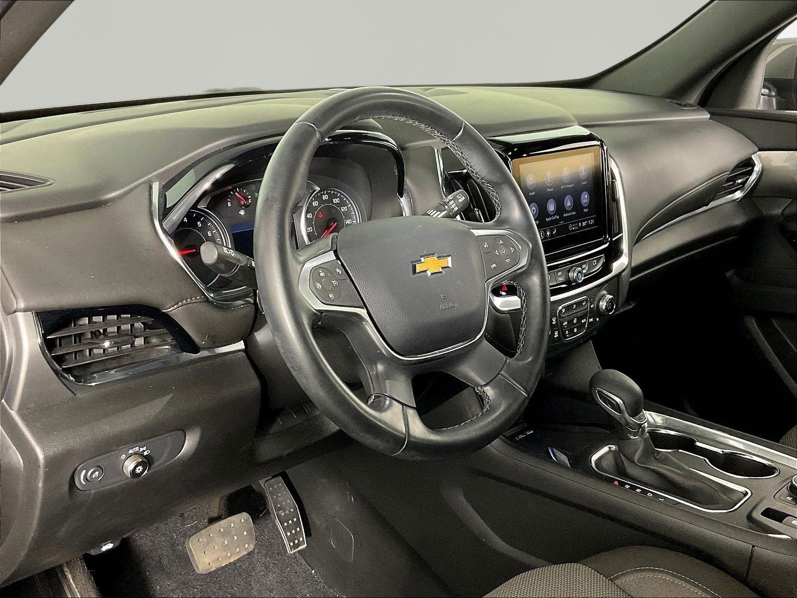 Used 2023 Chevrolet Traverse LT FWD image 17