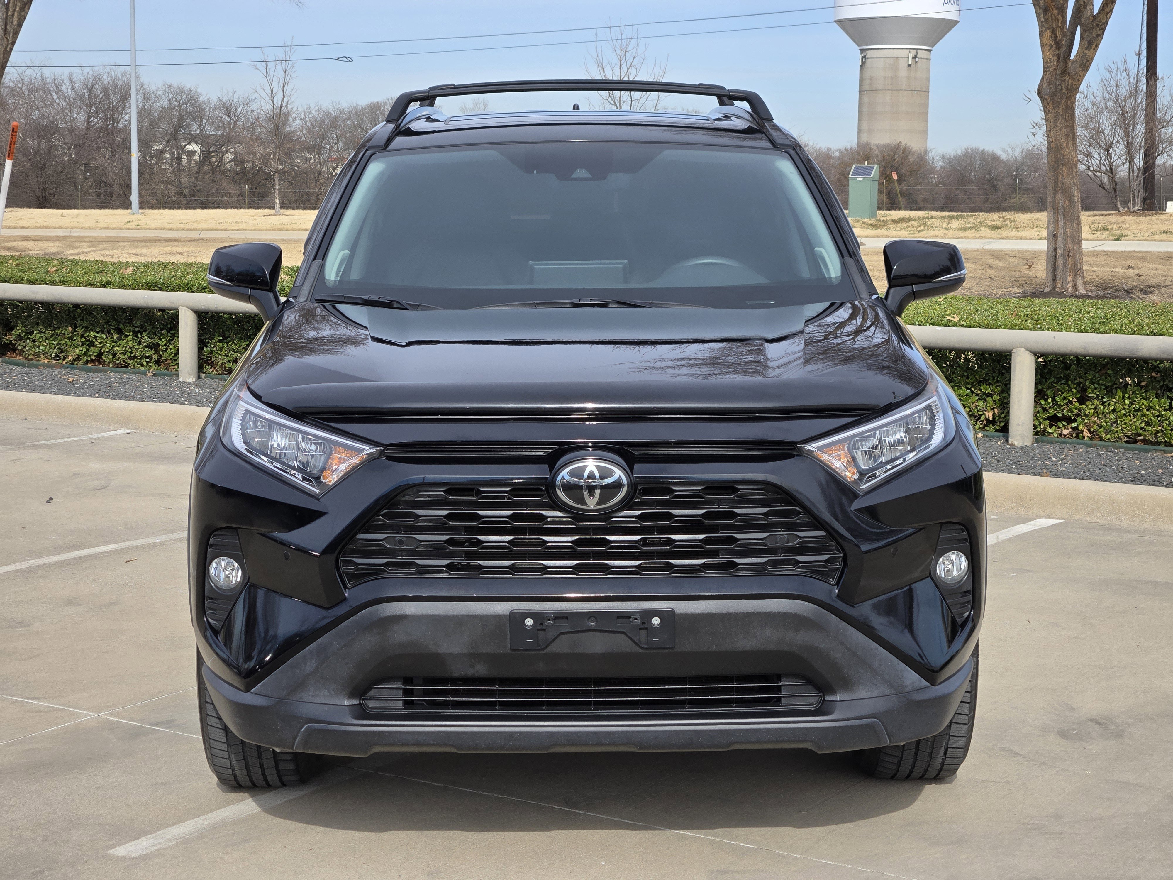 Used 2020 Toyota RAV4 XLE Premium image 6