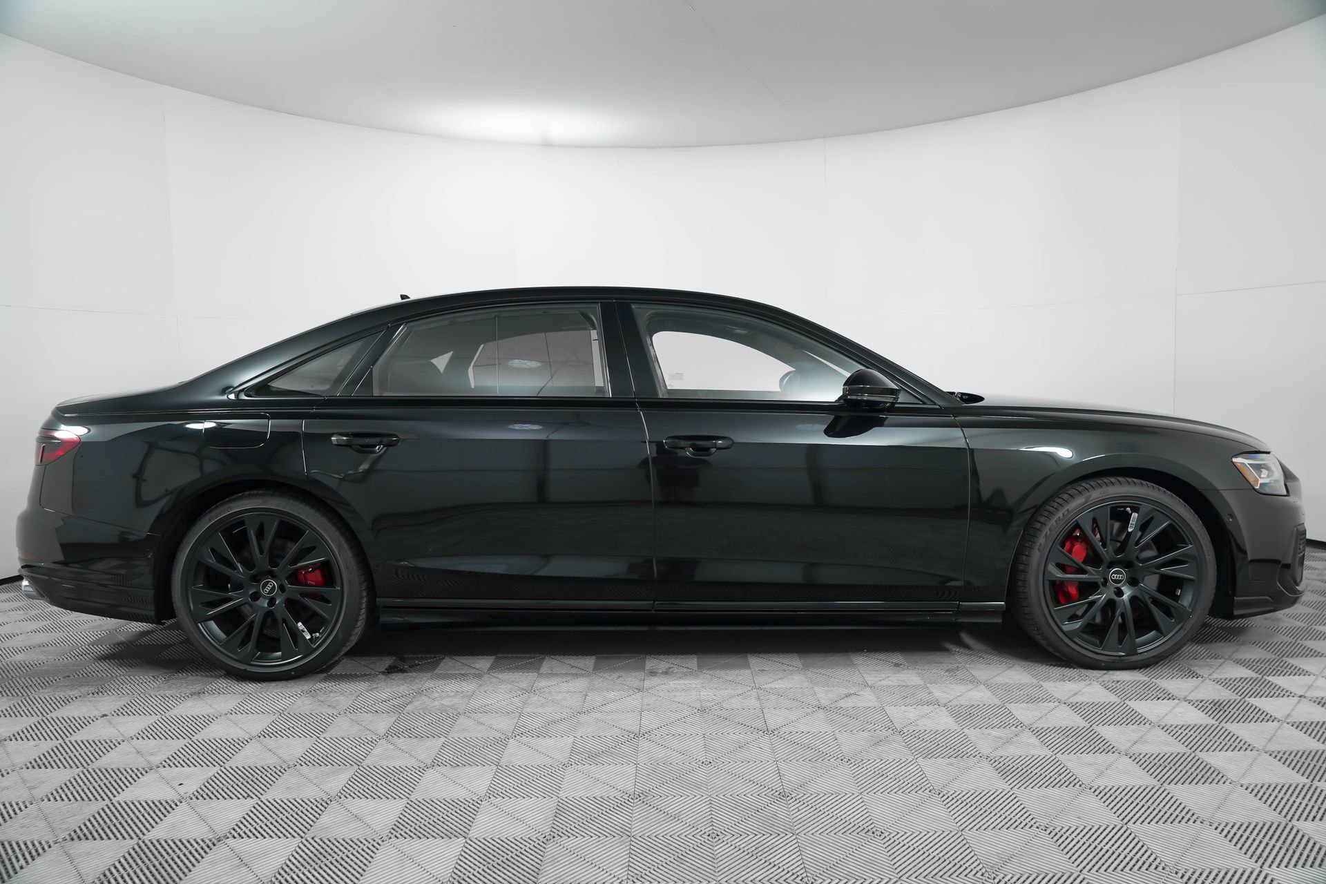 New 2025 Audi S8 image 12