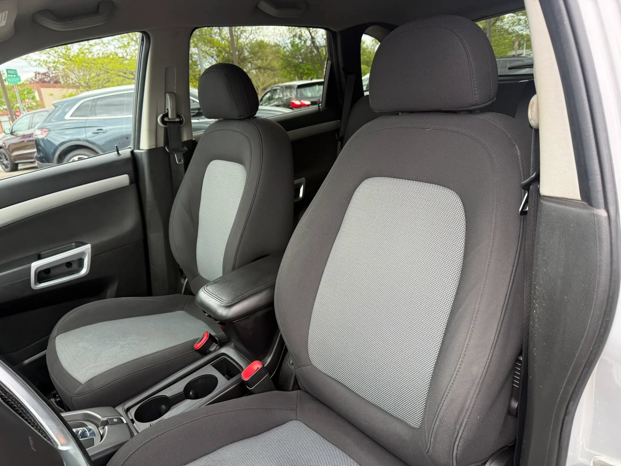 Used 2012 Chevrolet Captiva Sport LT FWD image 15