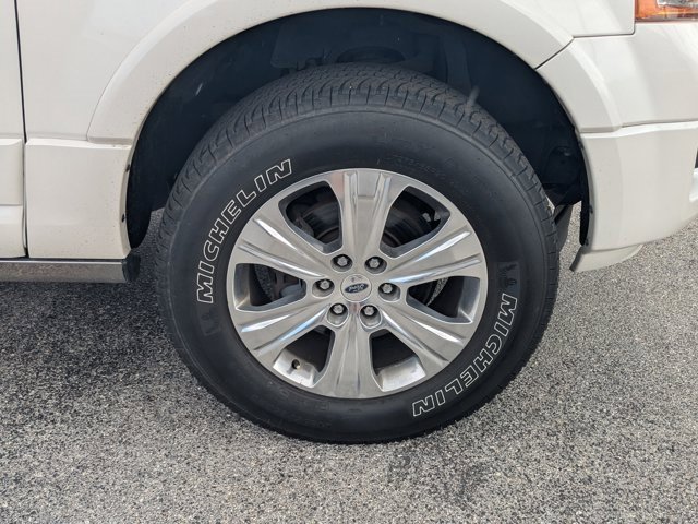 Used 2015 Ford Expedition EL Platinum image 12