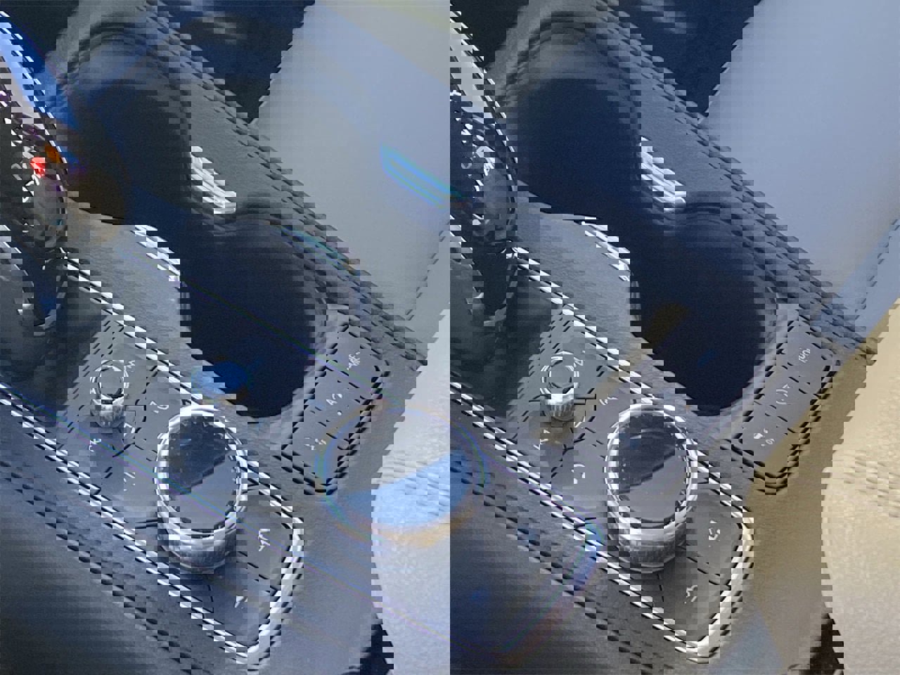 Used 2021 Cadillac XT4 Luxury w/ Cold Weather Package image 30