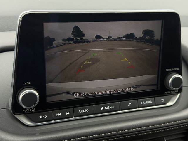 Used 2025 Nissan Rogue SV FWD image 17