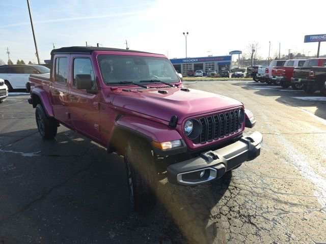 Used 2024 Jeep Gladiator Sport image 11