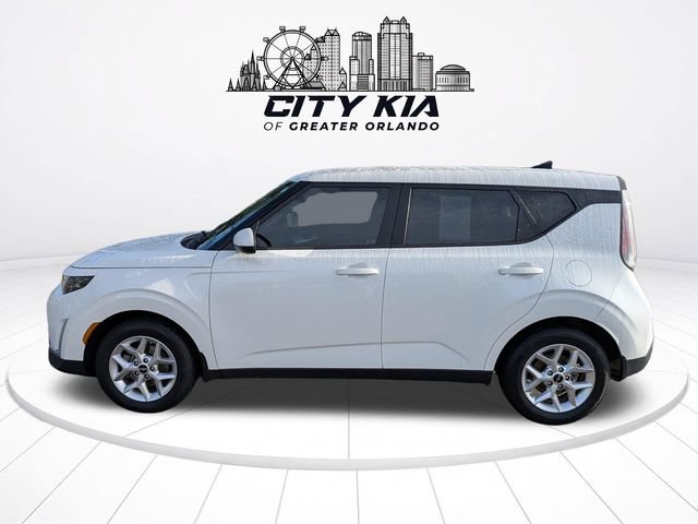 Certified 2025 Kia Soul LX w/ LX Technology Package FWD image 2