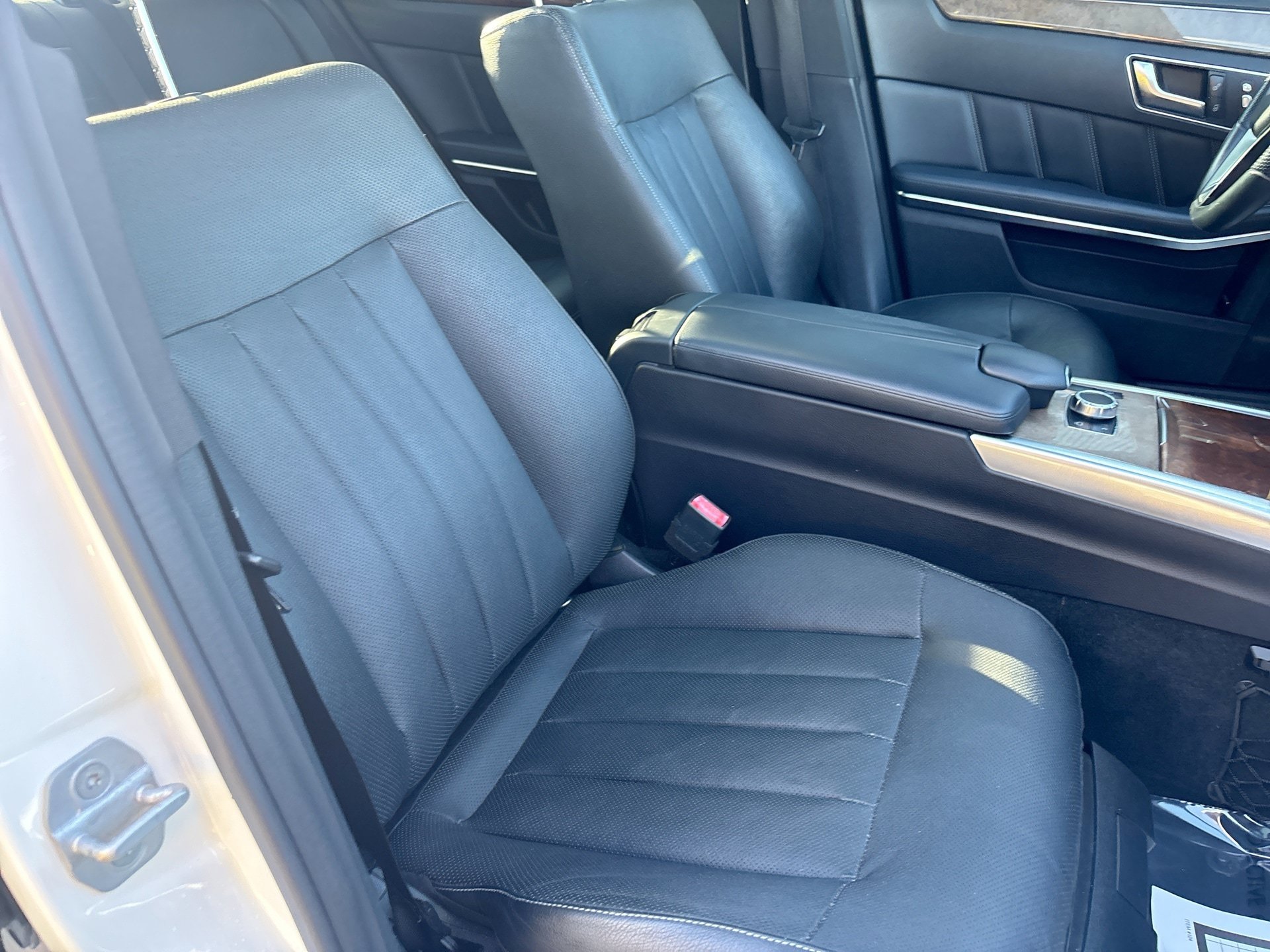 Used 2016 Mercedes-Benz E 400 Sedan image 28