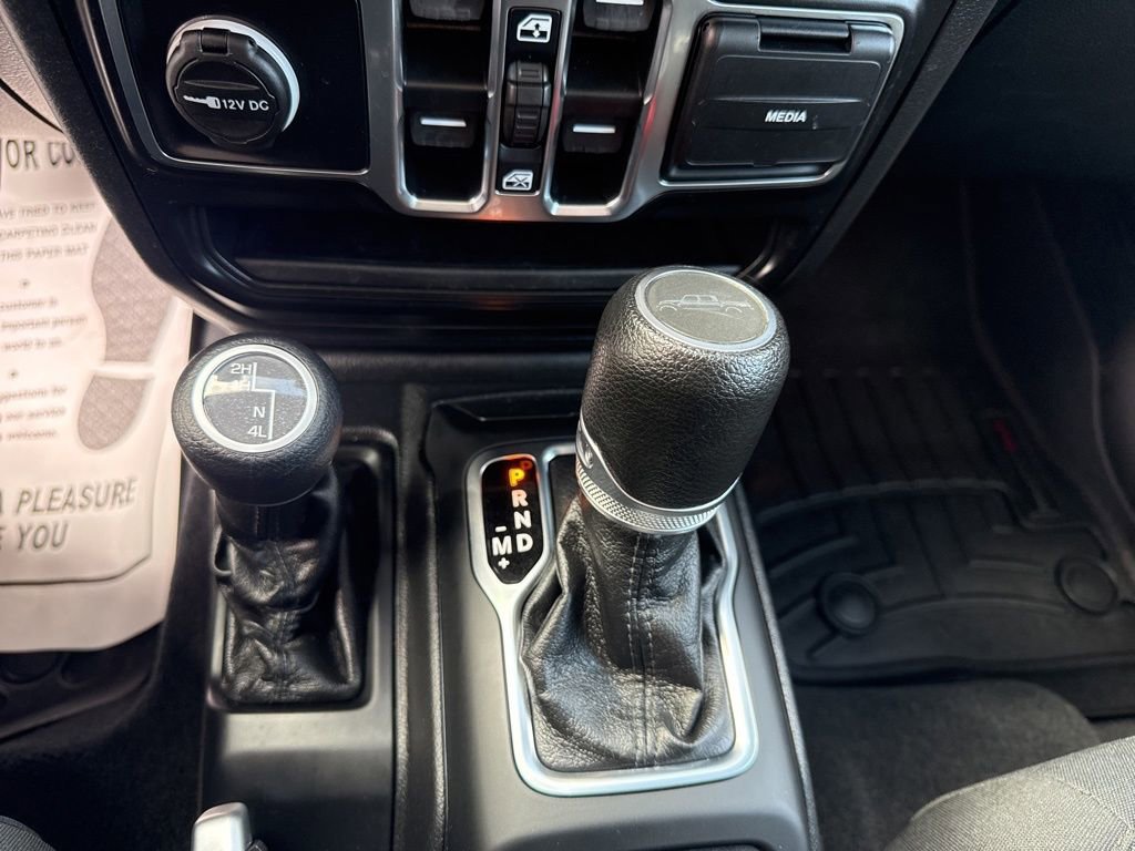 Used 2021 Jeep Gladiator Sport image 30