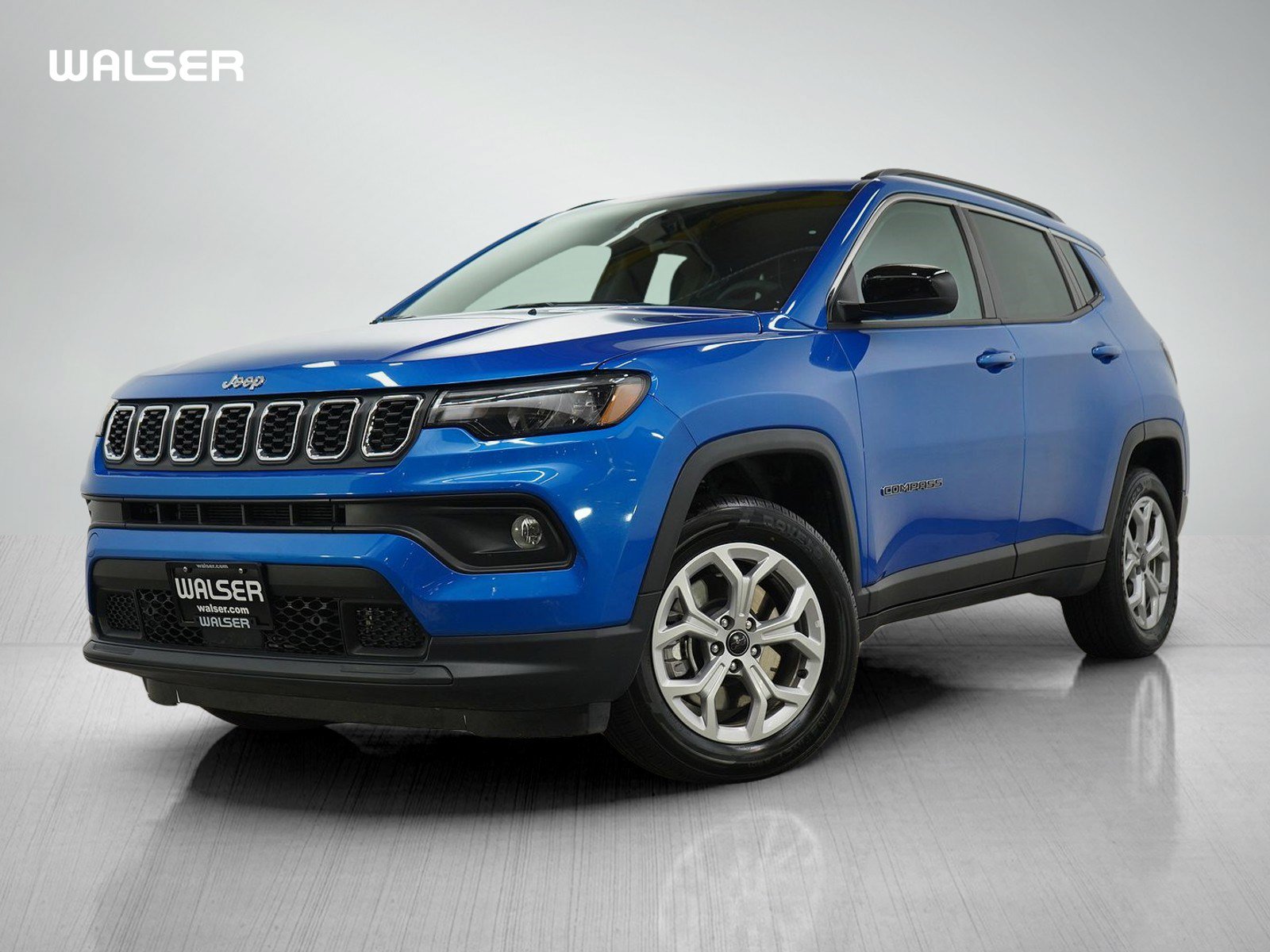 Used 2025 Jeep Compass Latitude AWD/4WD image 1