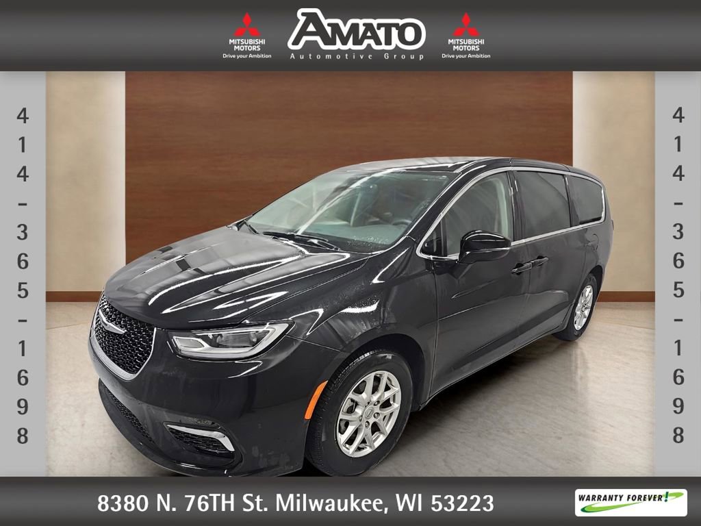 Used 2023 Chrysler Pacifica Touring-L