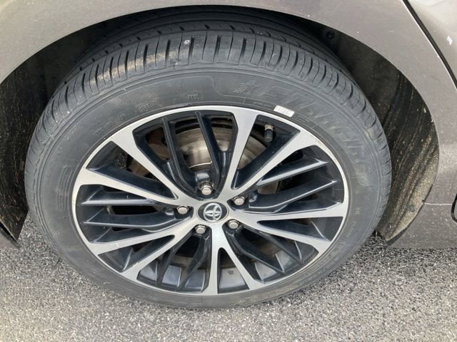 Used 2018 Toyota Camry SE FWD image 5