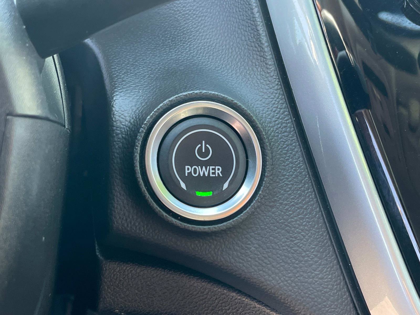 Used 2022 Chevrolet Bolt EUV LT w/ Comfort Package image 16