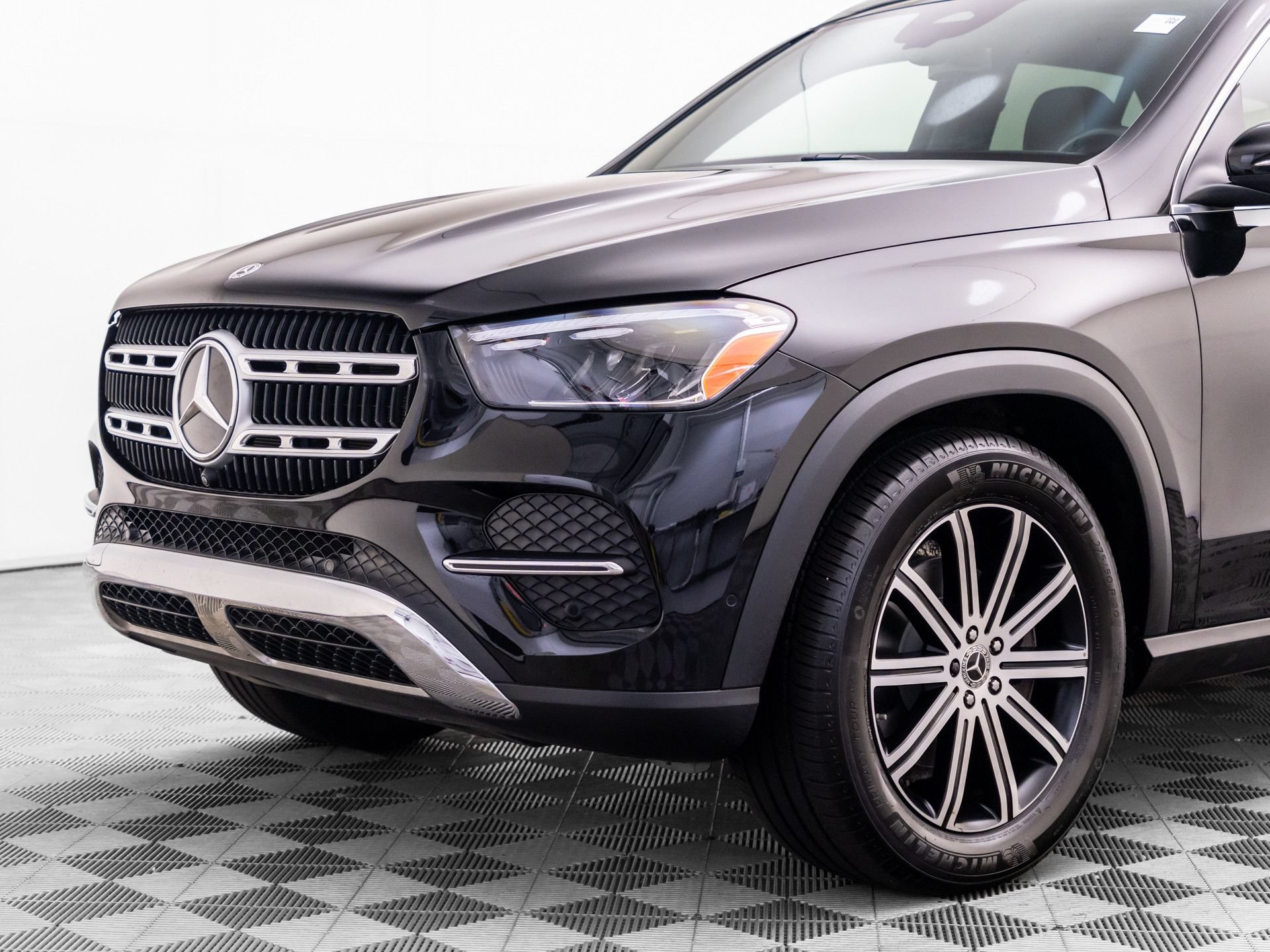 Used 2024 Mercedes-Benz GLE 350 4MATIC w/ Winter Package image 39