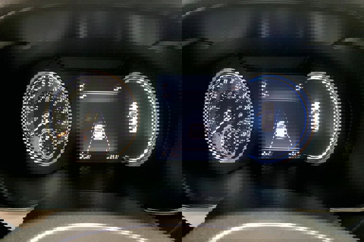 Used 2023 Genesis G70 2.0T w/ Sport Prestige Package image 16