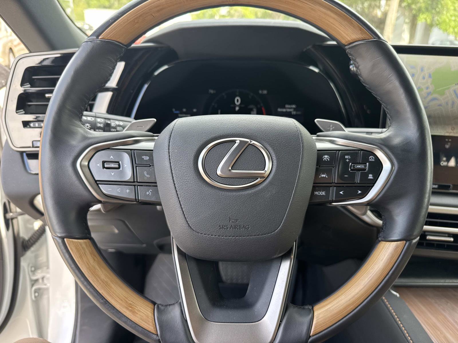 Used 2025 Lexus RX 350 Premium w/ Accessory Package (Z1) image 29