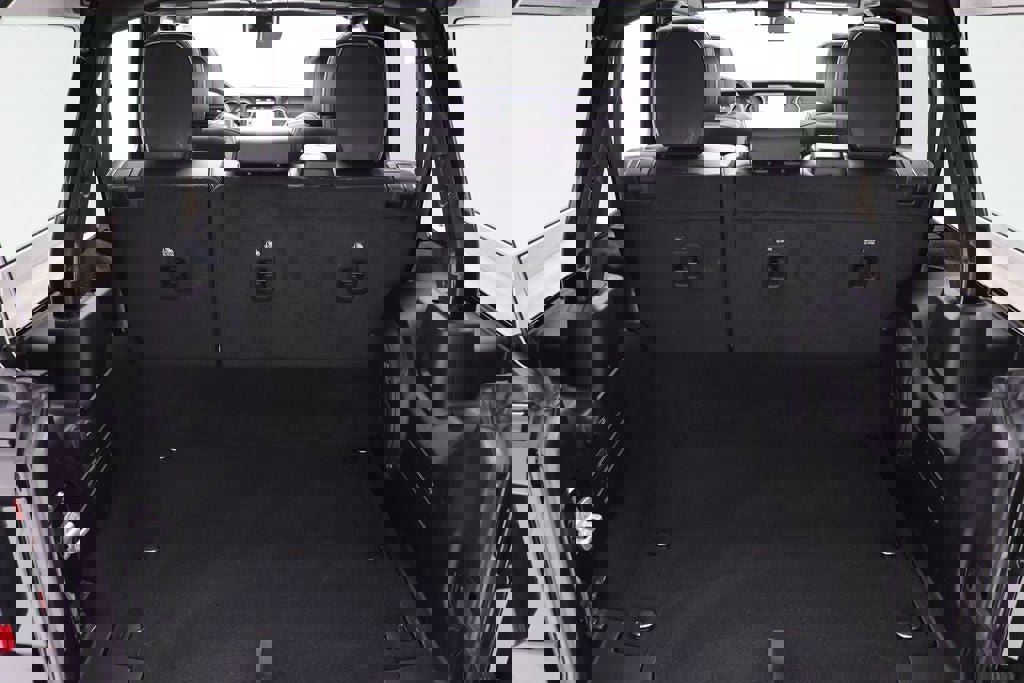 Used 2022 Jeep Wrangler Unlimited Sahara w/ Cold Weather Group image 28