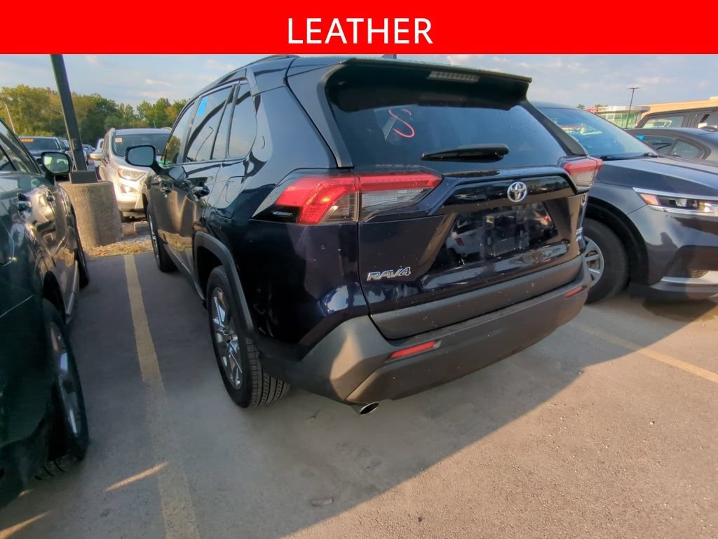 Used 2021 Toyota RAV4 XLE Premium AWD/4WD image 4