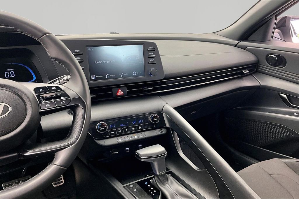 Used 2025 Hyundai Elantra Sport FWD image 6