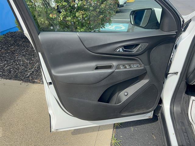 Used 2023 Chevrolet Equinox LT FWD image 9