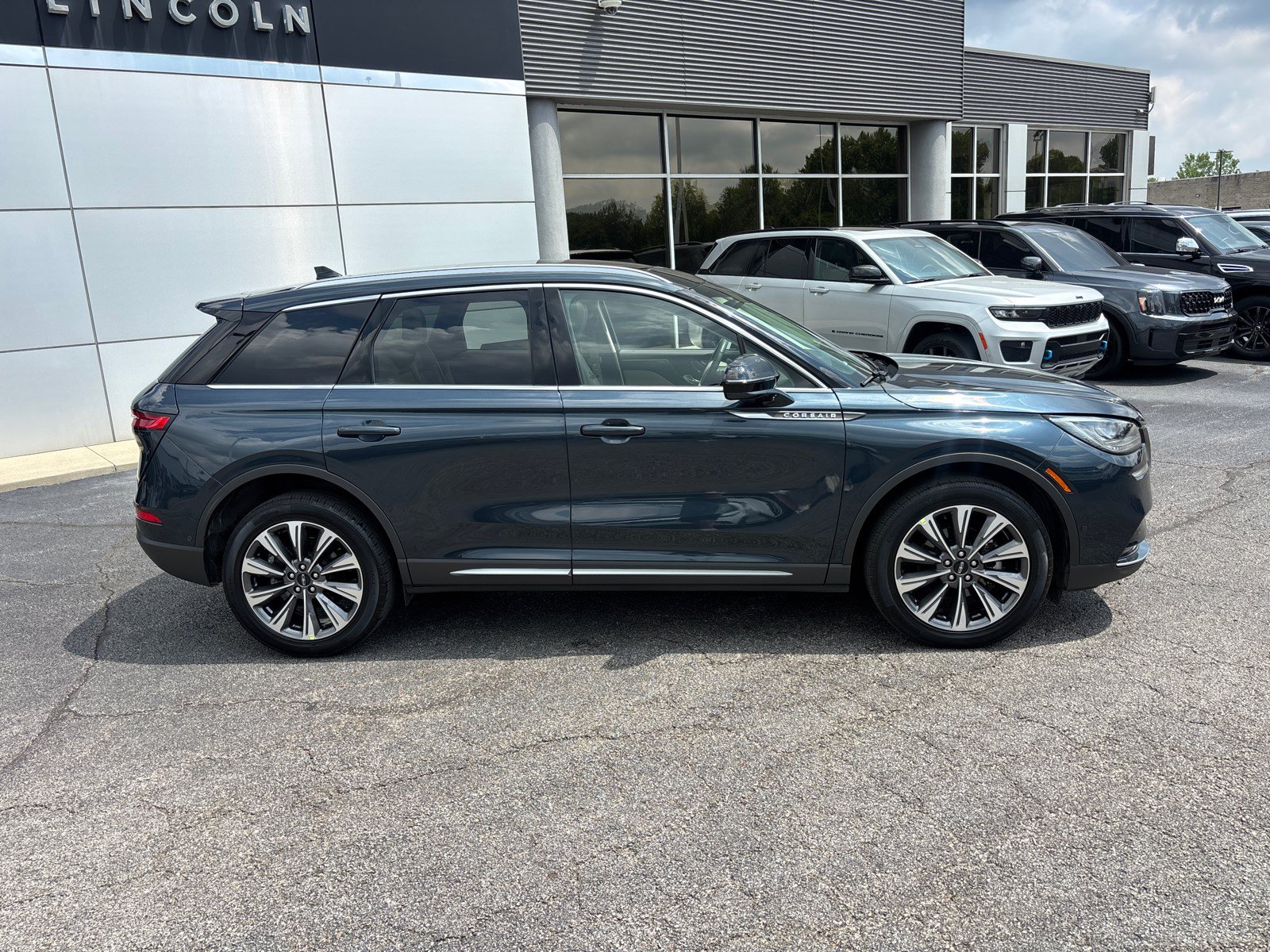 Certified 2020 Lincoln Corsair Reserve w/ Equipment Group 201A AWD/4WD image 8