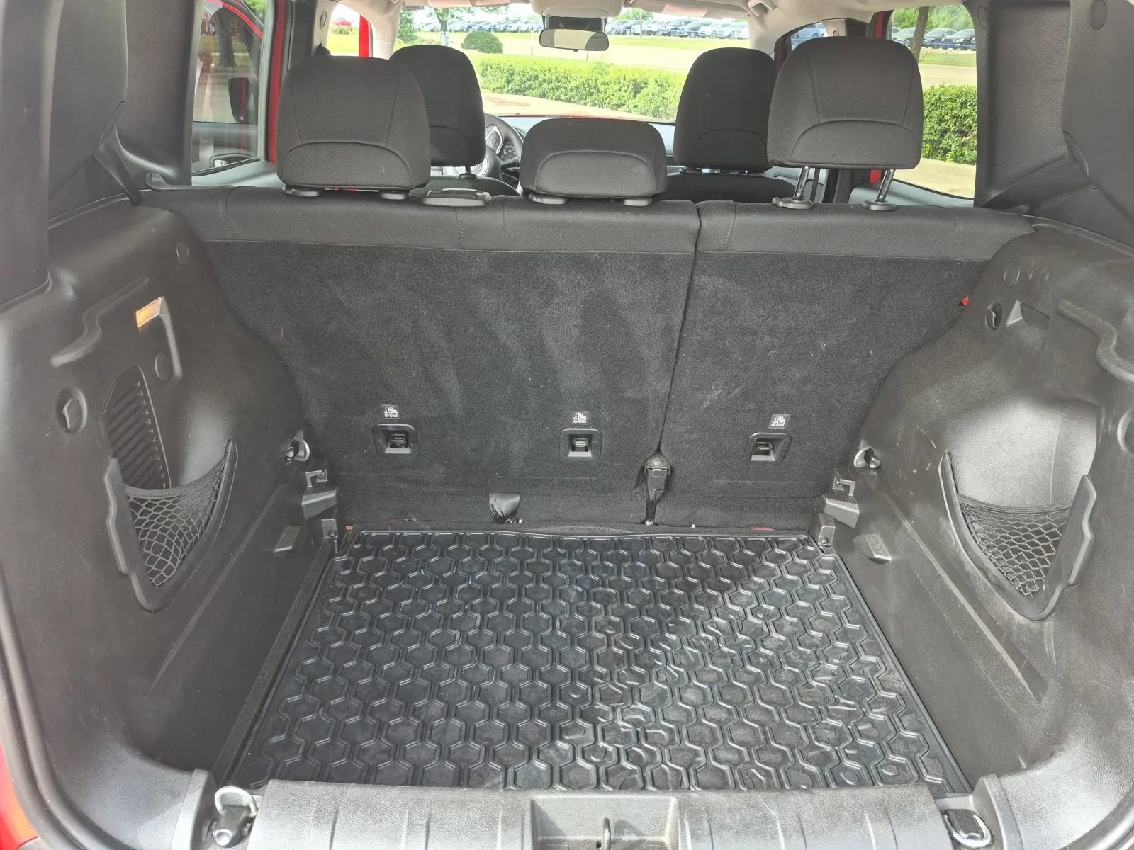 Used 2019 Jeep Renegade Latitude FWD image 21