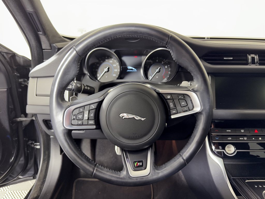 Used 2020 Jaguar XF S AWD/4WD image 10