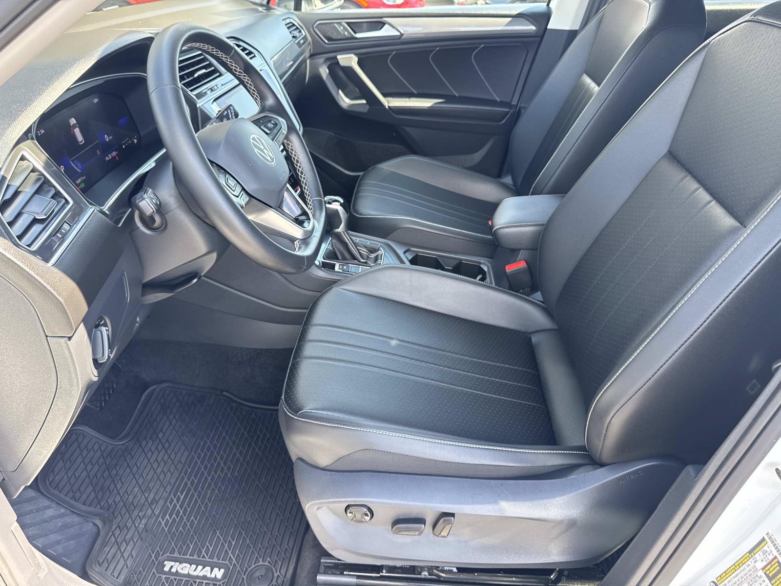 Certified 2023 Volkswagen Tiguan SE FWD image 21