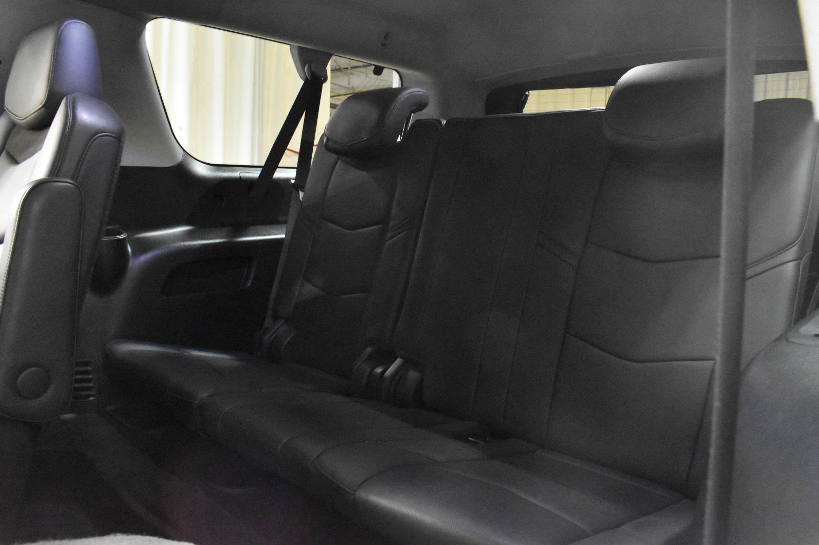 Used 2020 Cadillac Escalade ESV Luxury AWD/4WD image 7