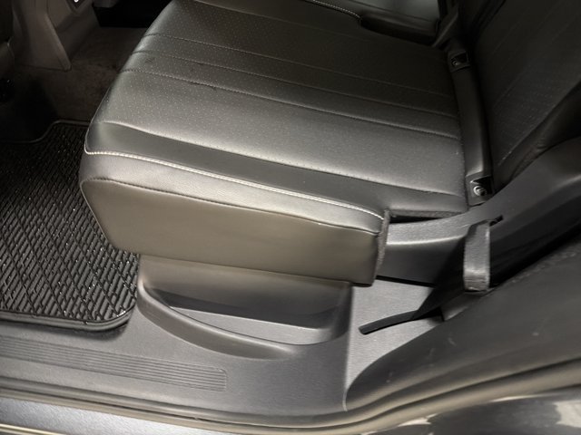 Certified 2024 Volkswagen Tiguan SE R-Line AWD/4WD image 23
