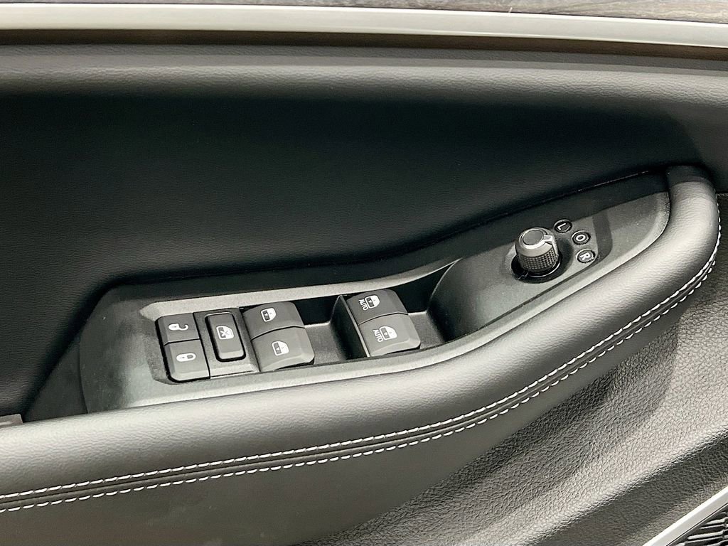 New 2025 Jeep Grand Cherokee L Limited w/ Black Appearance Package image 19