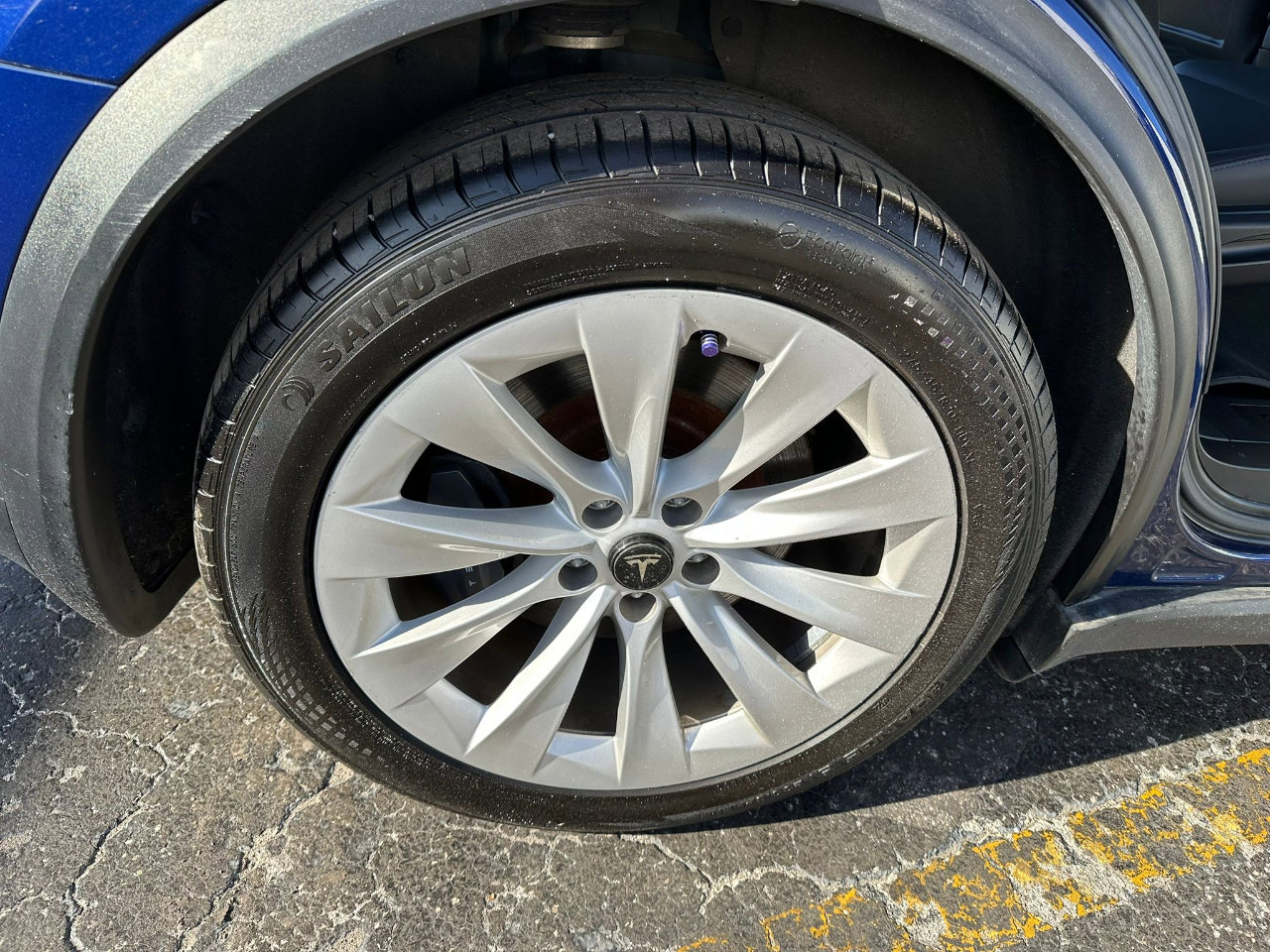 Used 2020 Tesla Model X Long Range image 11