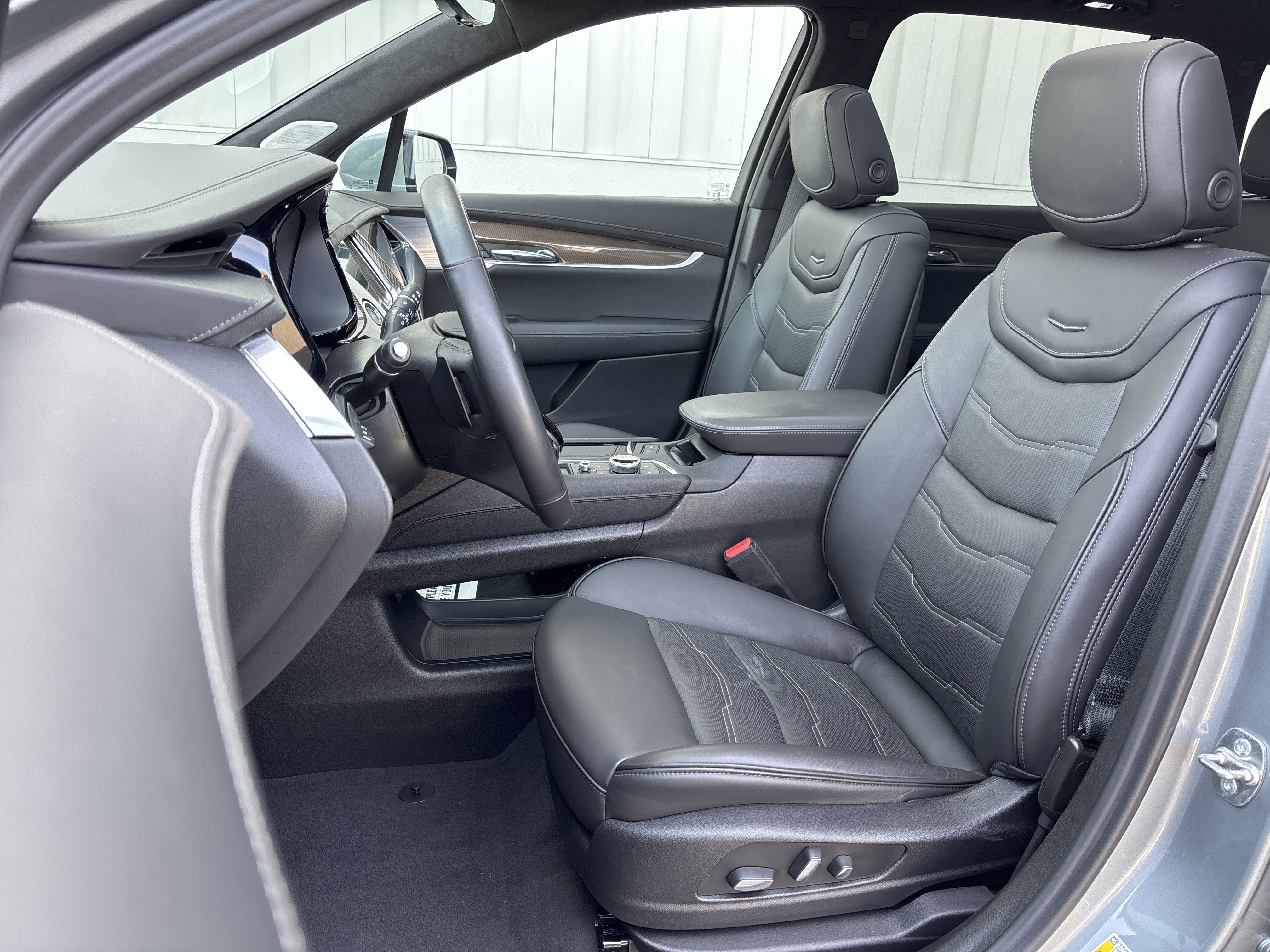 Used 2024 Cadillac XT6 Premium Luxury w/ Platinum Package image 26