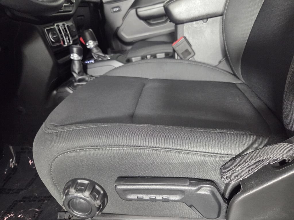 Used 2021 Jeep Gladiator Sport AWD/4WD image 11