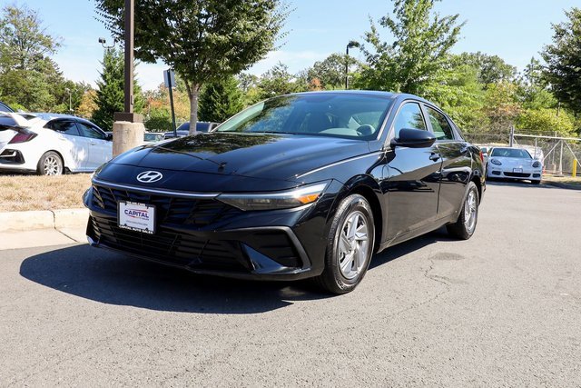 Used 2024 Hyundai Elantra SE image 13