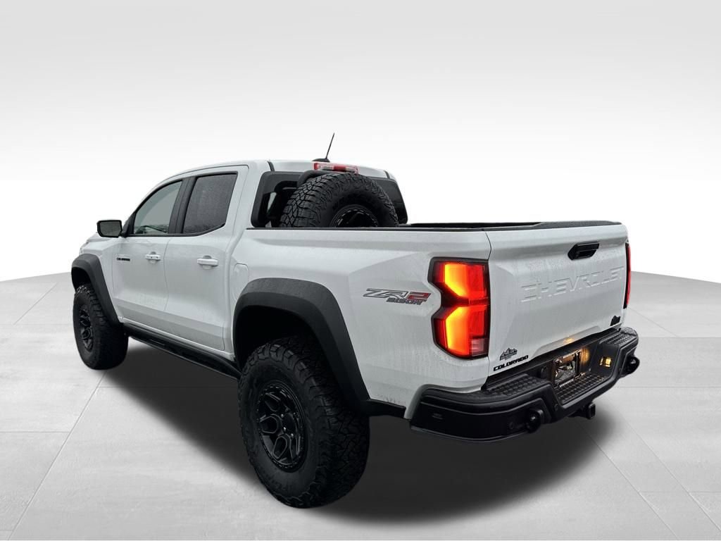 Used 2024 Chevrolet Colorado ZR2 w/ ZR2 Bison Edition image 8