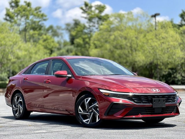 Used 2024 Hyundai Elantra Limited image 3
