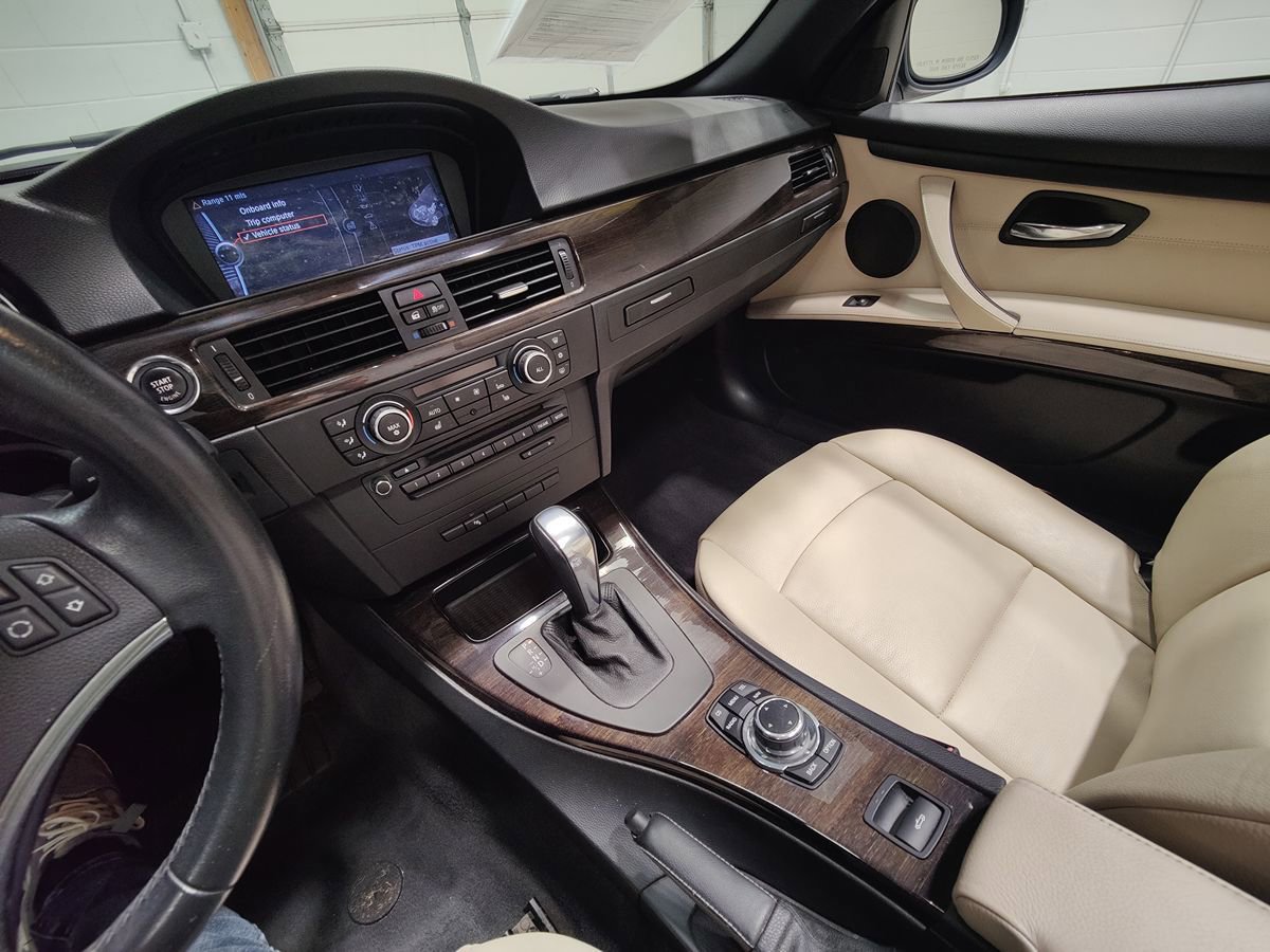 Used 2011 BMW 328i Convertible RWD image 28