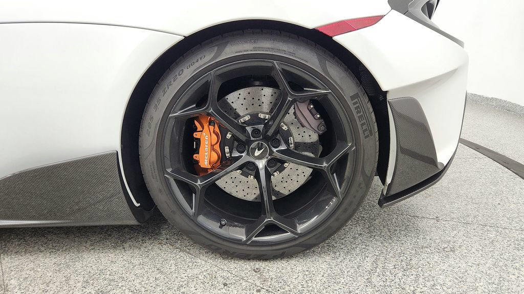 Used 2019 McLaren 600LT RWD image 19