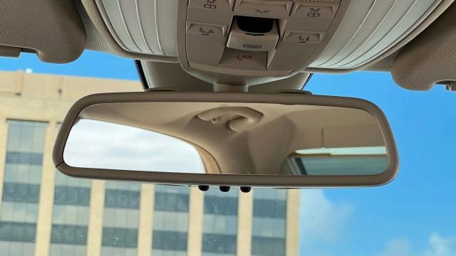 Used 2015 Mercedes-Benz E 350 4MATIC Sedan image 45