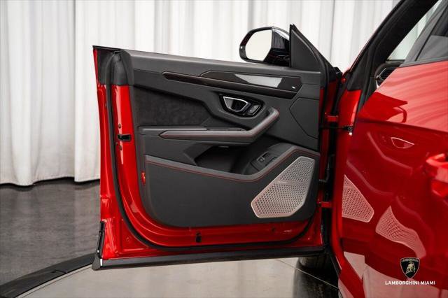 Used 2023 Lamborghini Urus S image 26