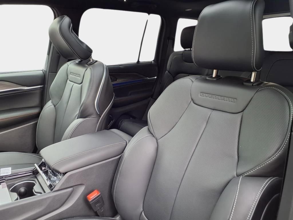 New 2025 Jeep Grand Cherokee Overland w/ Adv Protech Group III AWD/4WD image 10