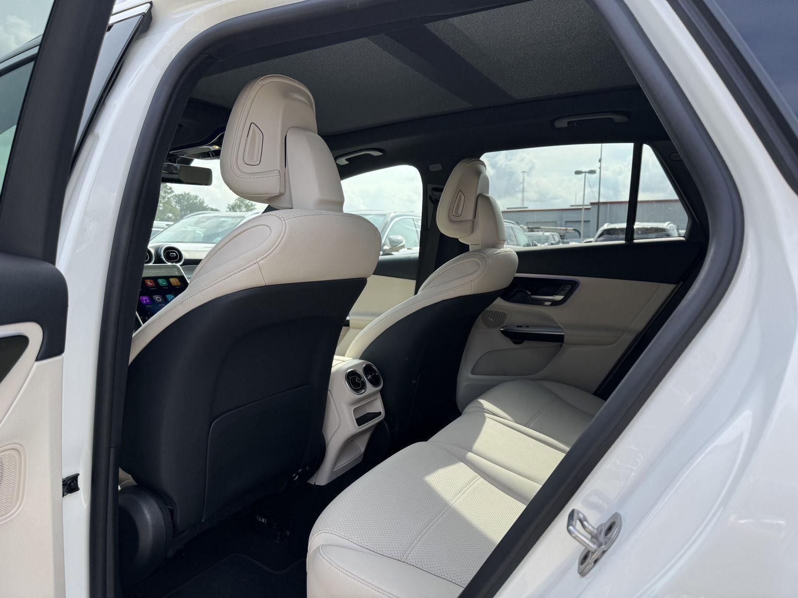 Certified 2025 Mercedes-Benz GLC 300 image 16