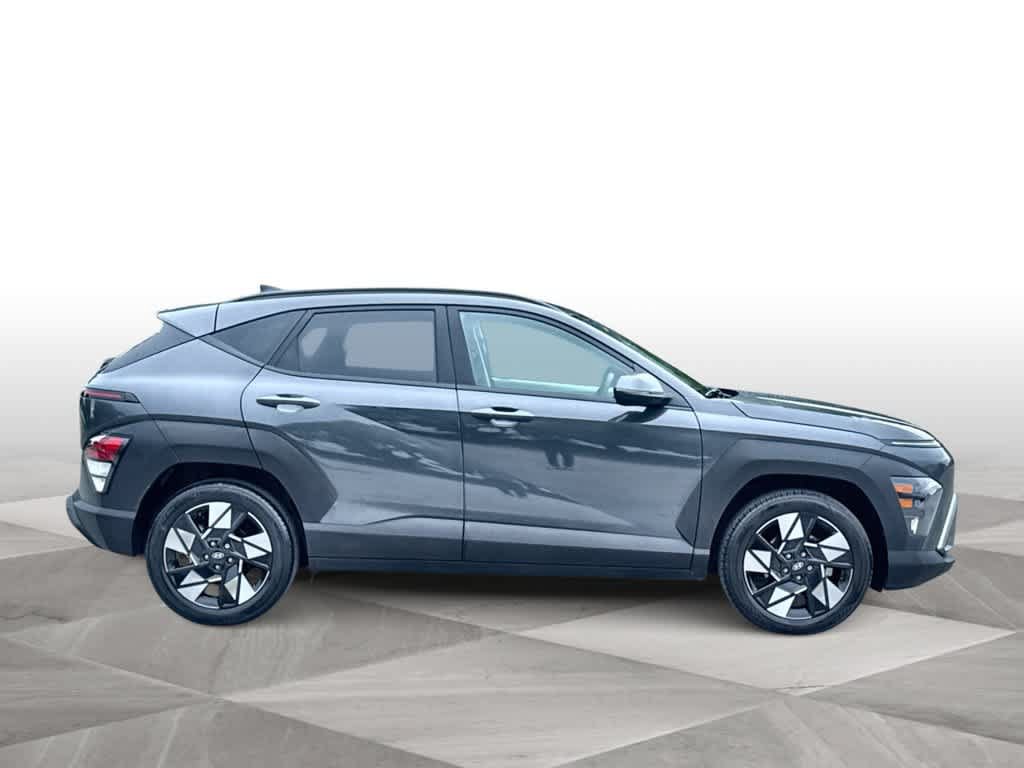 Used 2025 Hyundai Kona SEL FWD image 9