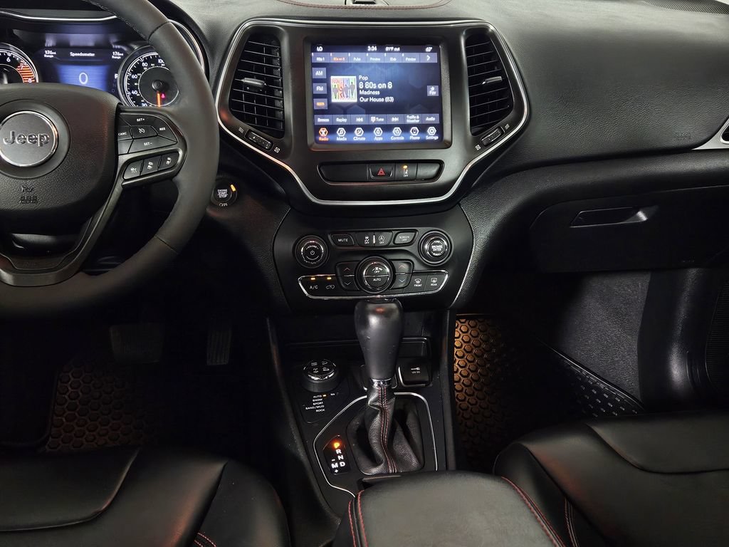 Used 2022 Jeep Cherokee Trailhawk w/ Technology Group B AWD/4WD image 8