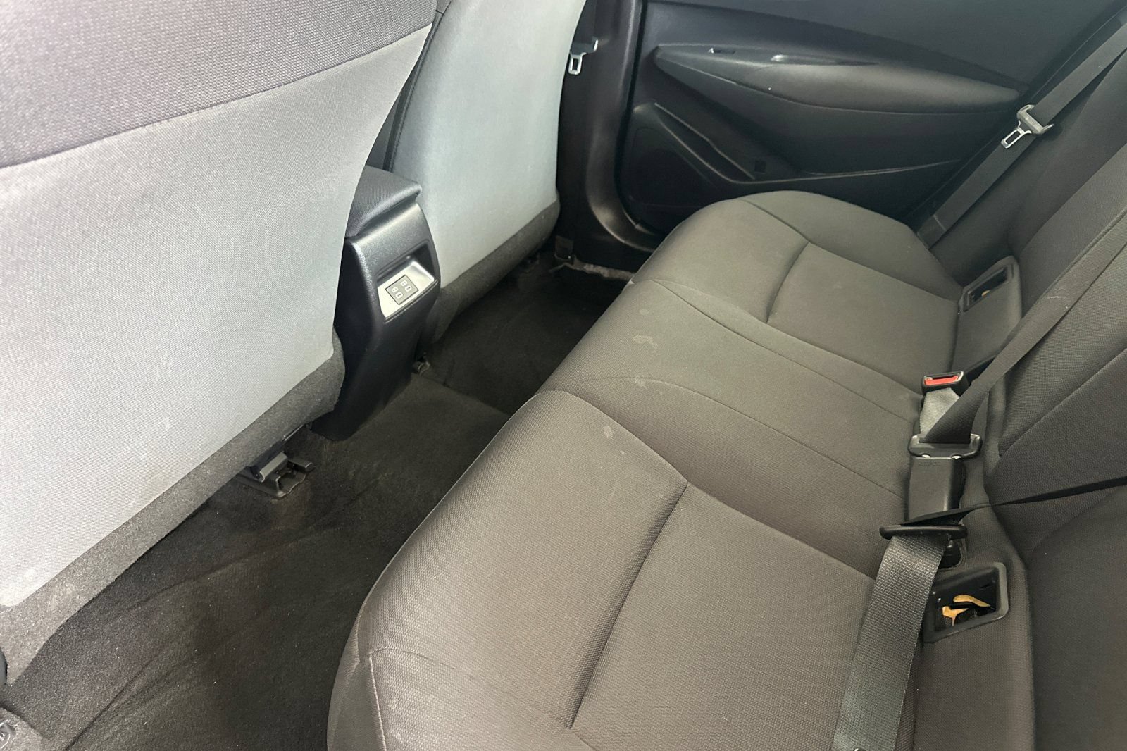 Used 2025 Toyota Corolla LE FWD image 14