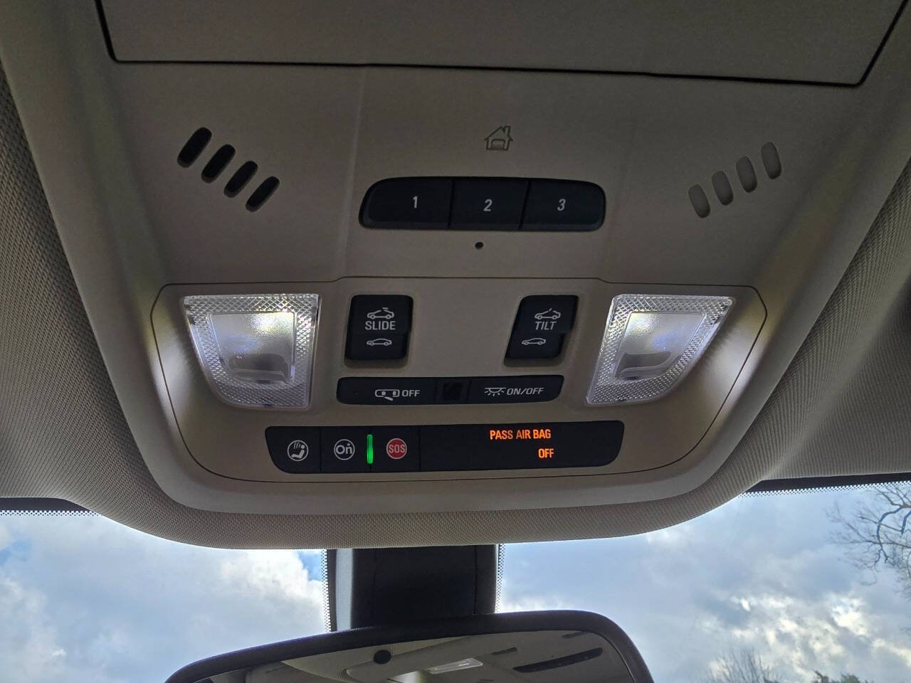 Used 2019 Buick Enclave Essence FWD image 20