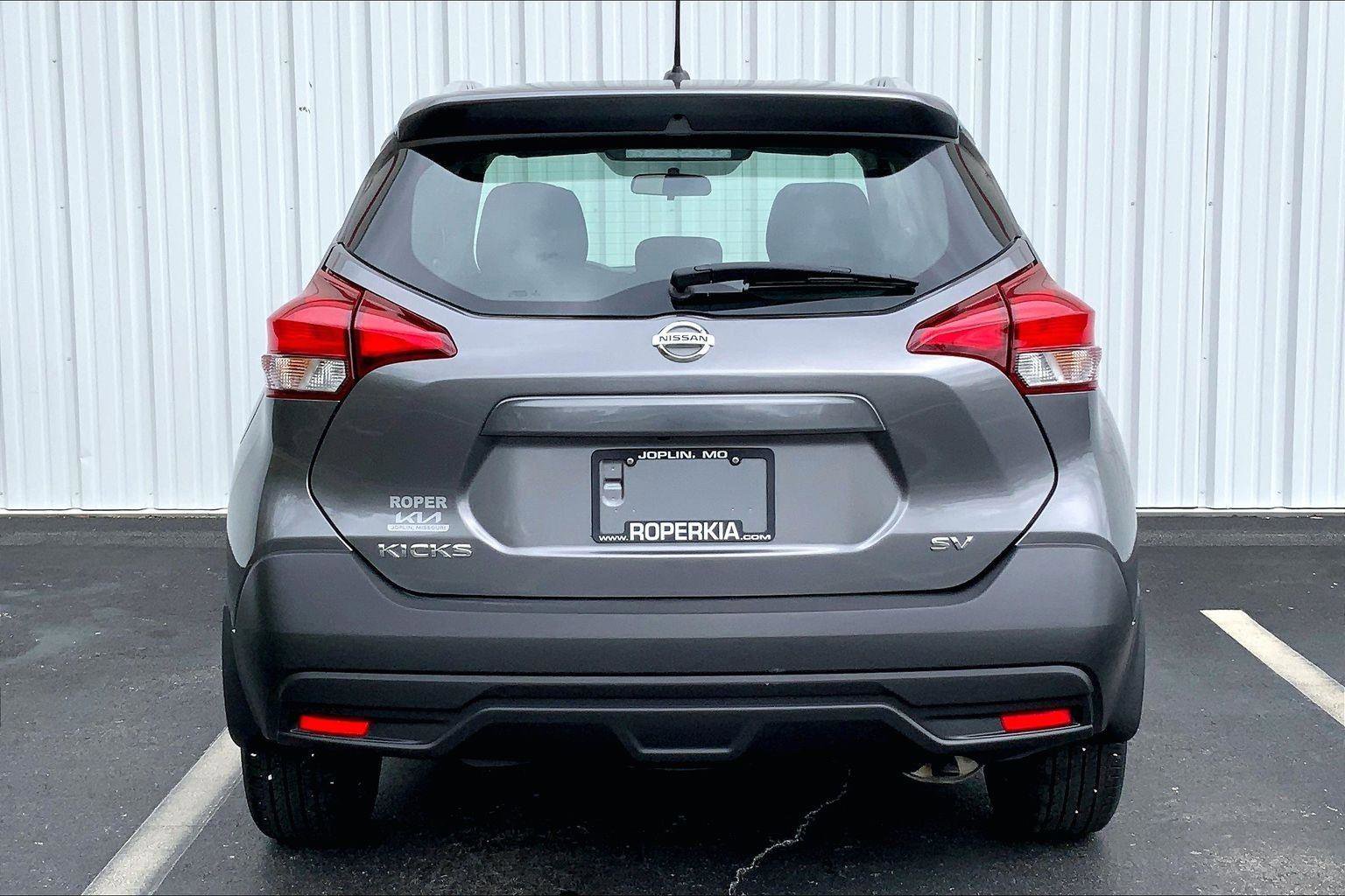 Used 2018 Nissan Kicks SV image 4