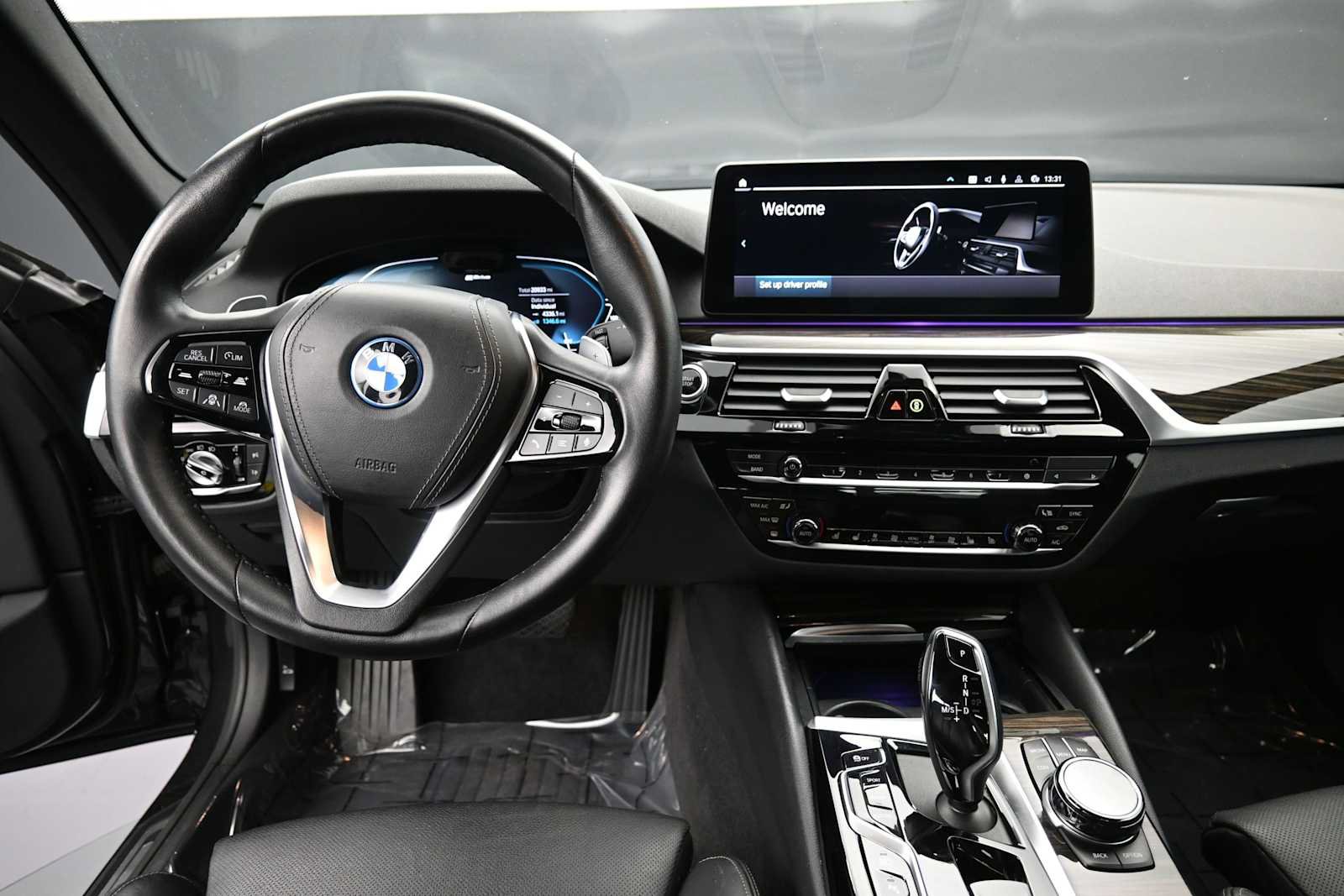 Used 2022 BMW 530e w/ Executive Package RWD image 15