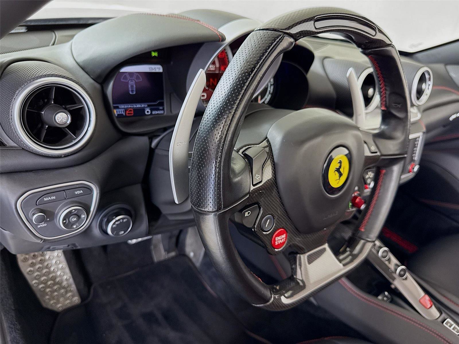 Used 2018 Ferrari California T image 13