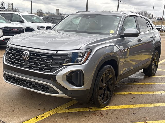 Used 2025 Volkswagen Atlas Cross Sport SE image 12