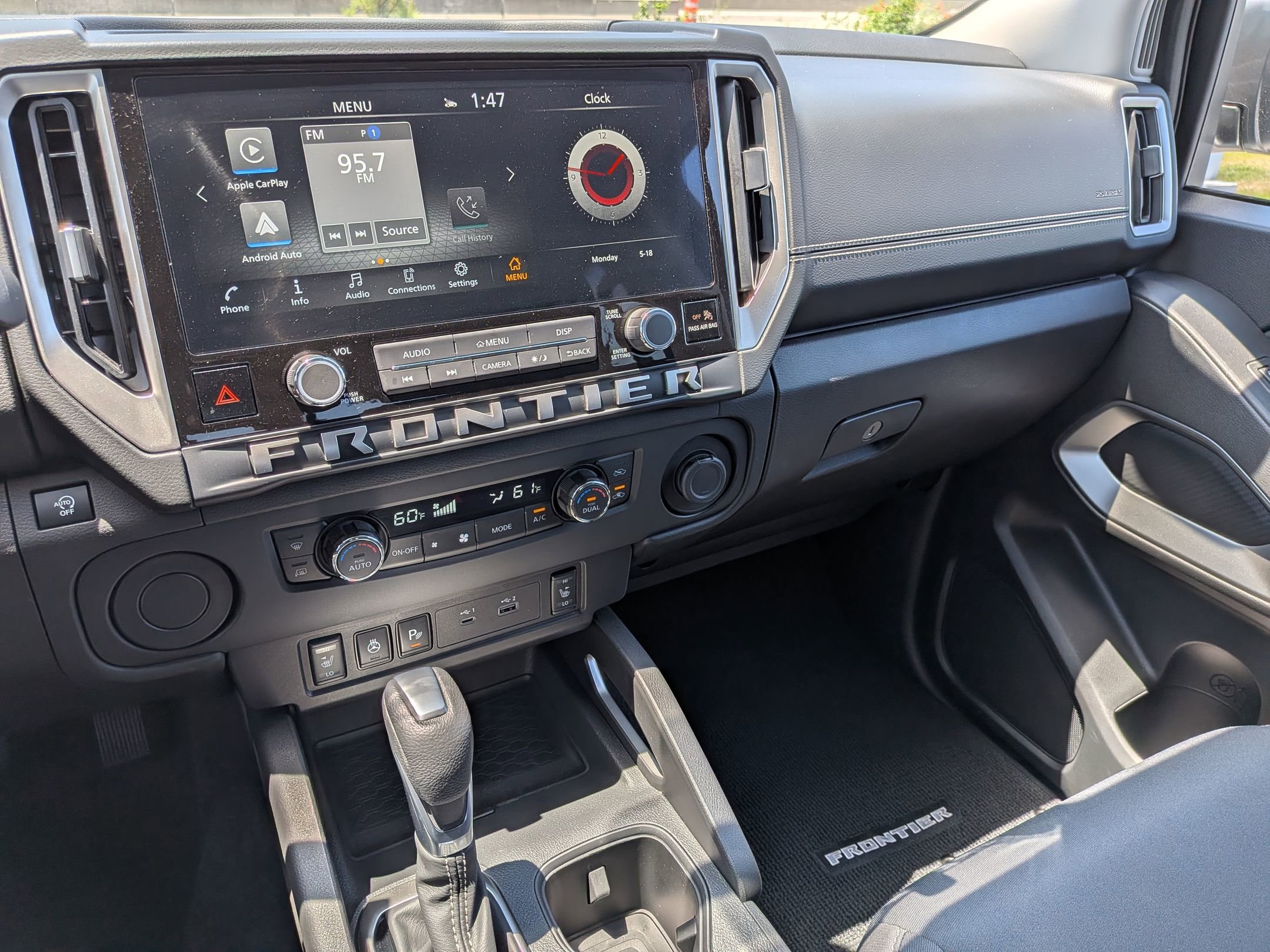 Used 2025 Nissan Frontier SV w/ SV Convenience Package RWD image 22